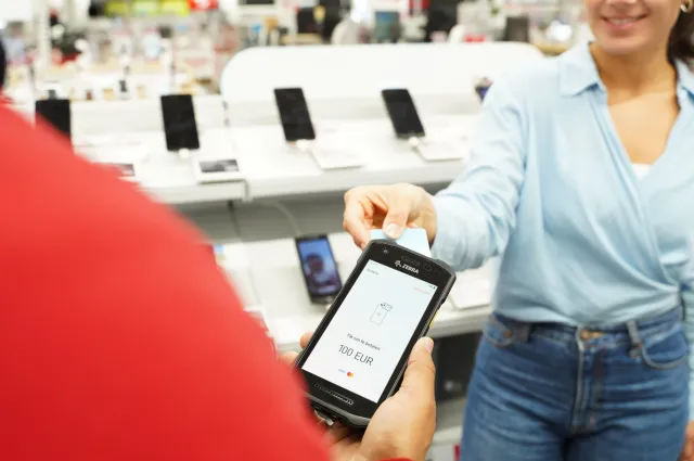 payment at electronic store